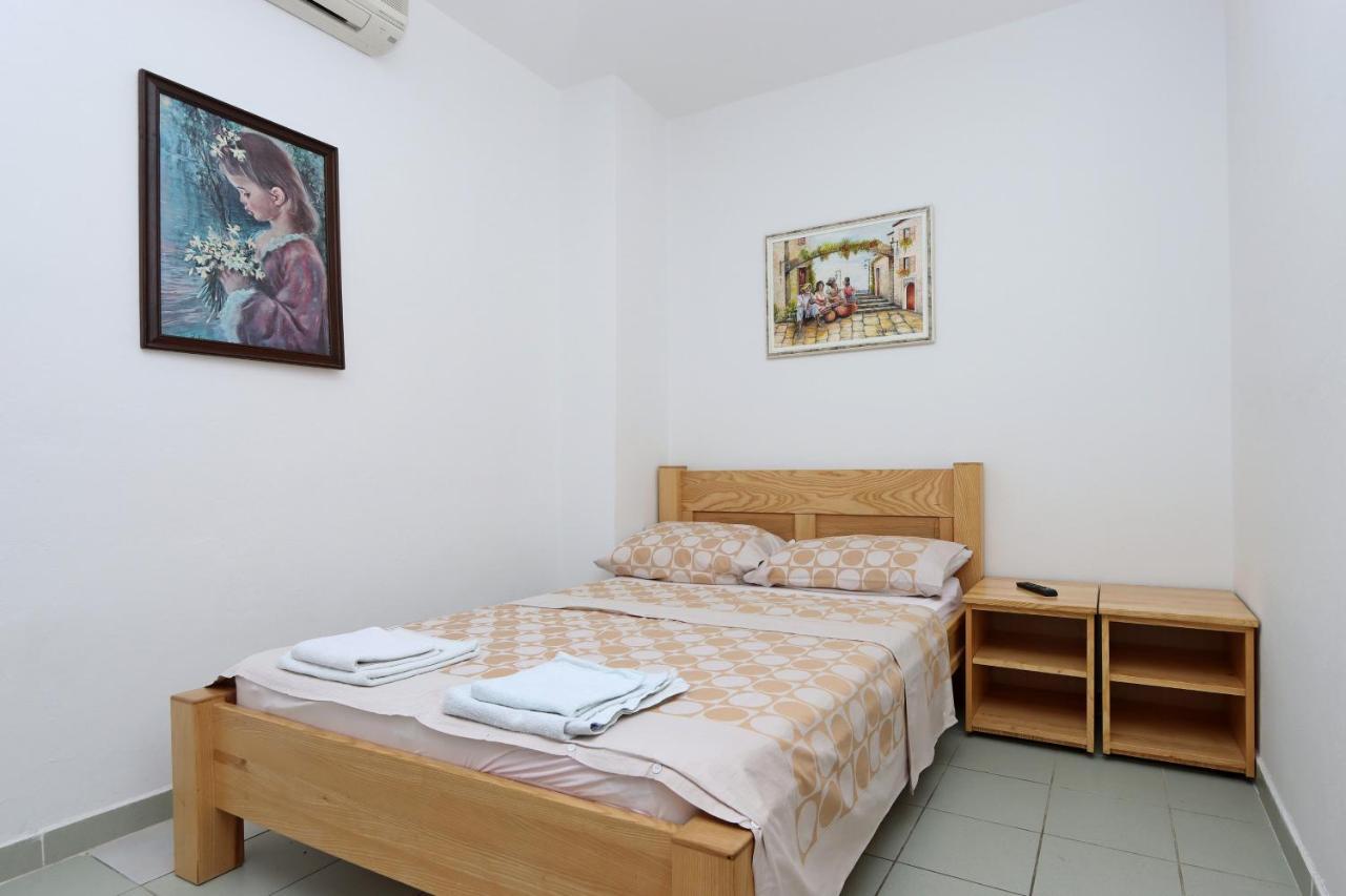 Apartments And Rooms With Parking Space Selce, Crikvenica - 2362 Eksteriør bilde