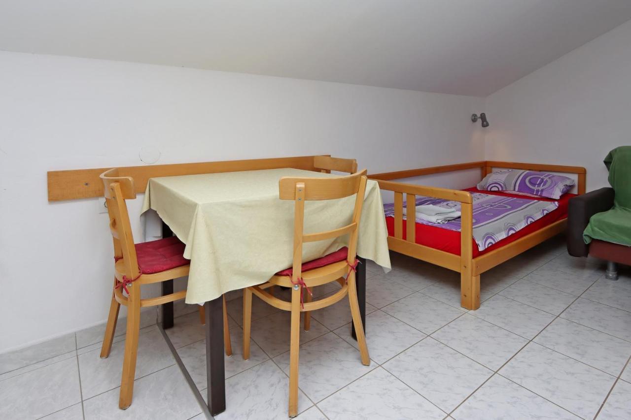 Apartments And Rooms With Parking Space Selce, Crikvenica - 2362 Eksteriør bilde