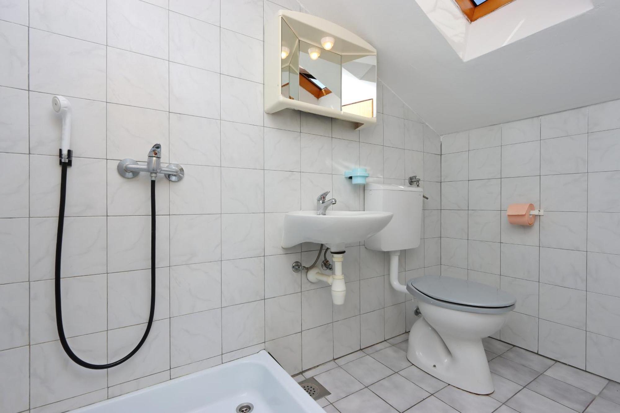 Apartments And Rooms With Parking Space Selce, Crikvenica - 2362 Rom bilde