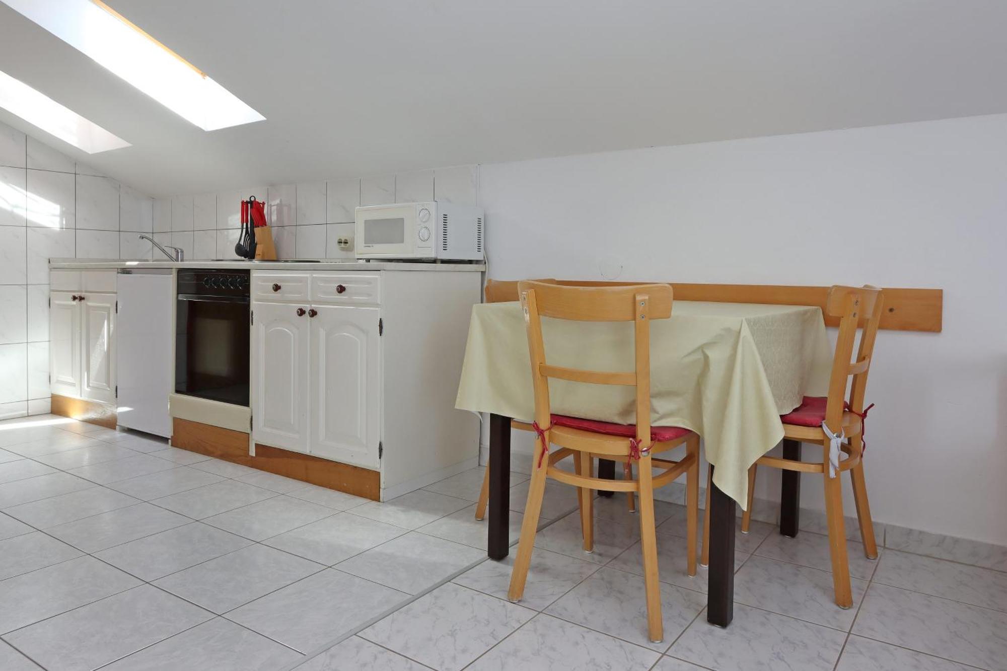 Apartments And Rooms With Parking Space Selce, Crikvenica - 2362 Rom bilde