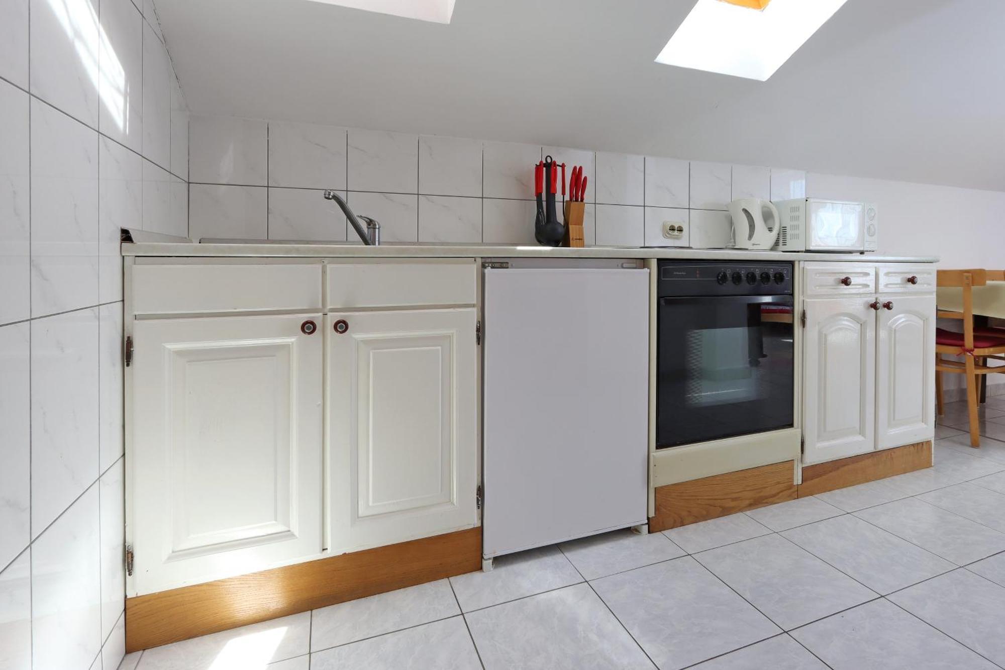 Apartments And Rooms With Parking Space Selce, Crikvenica - 2362 Rom bilde